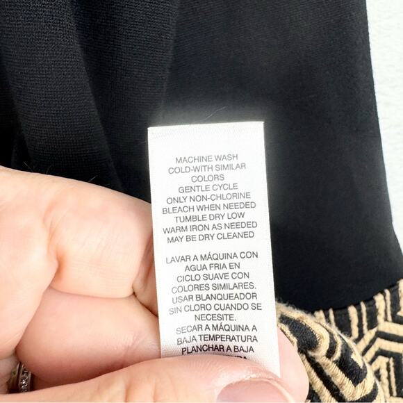 Chico's Blocked Jacquard Long Sleeve Textured Tab Shoulder Top Black Sz 3 US XL - Picture 12 of 16